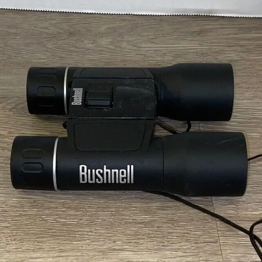 BUSHNELL 16X32 185 FEET AT 1000 YARDS BINOCULARS